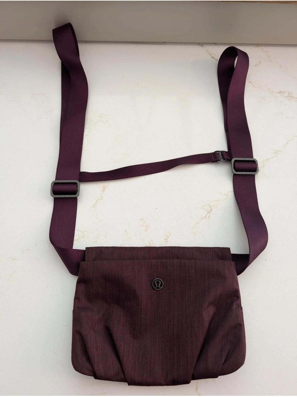 Lululemon essential yoga mat carrier & bag. NWOT - Picture 6 of 6